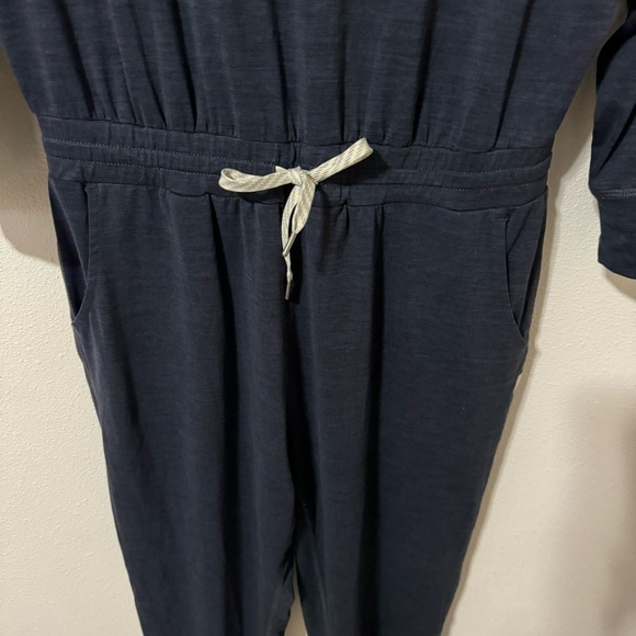 Vuori Lux Performance Jumpsuit Midnight Navy Long Sleeve V Neck Athleisure-M - Picture 4 of 9